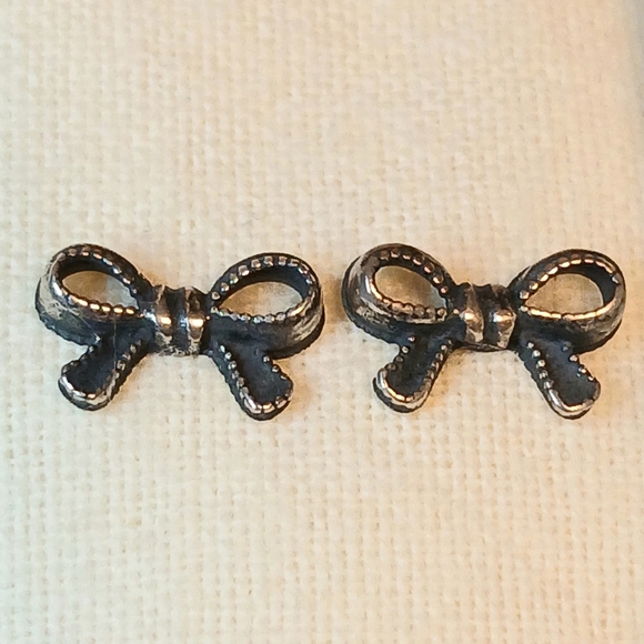 James Avery Retired Petite Bow Set,  ring size 7 OR 8.25 - Picture 7 of 8